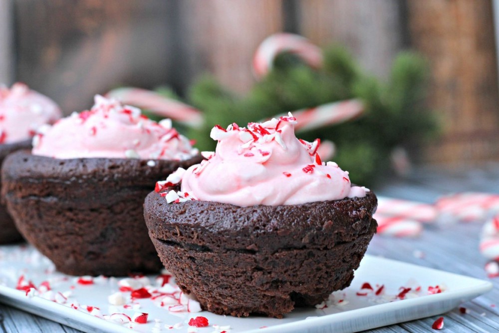 Peppermint Cream Brownie Cups
