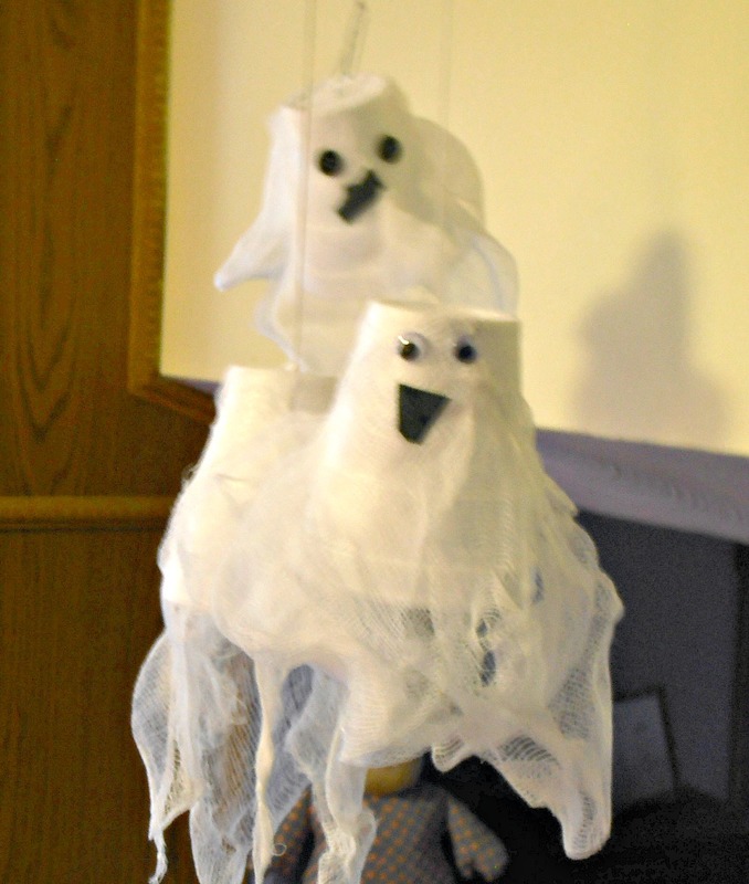 Spooky ghosts from Styrofoam cups.